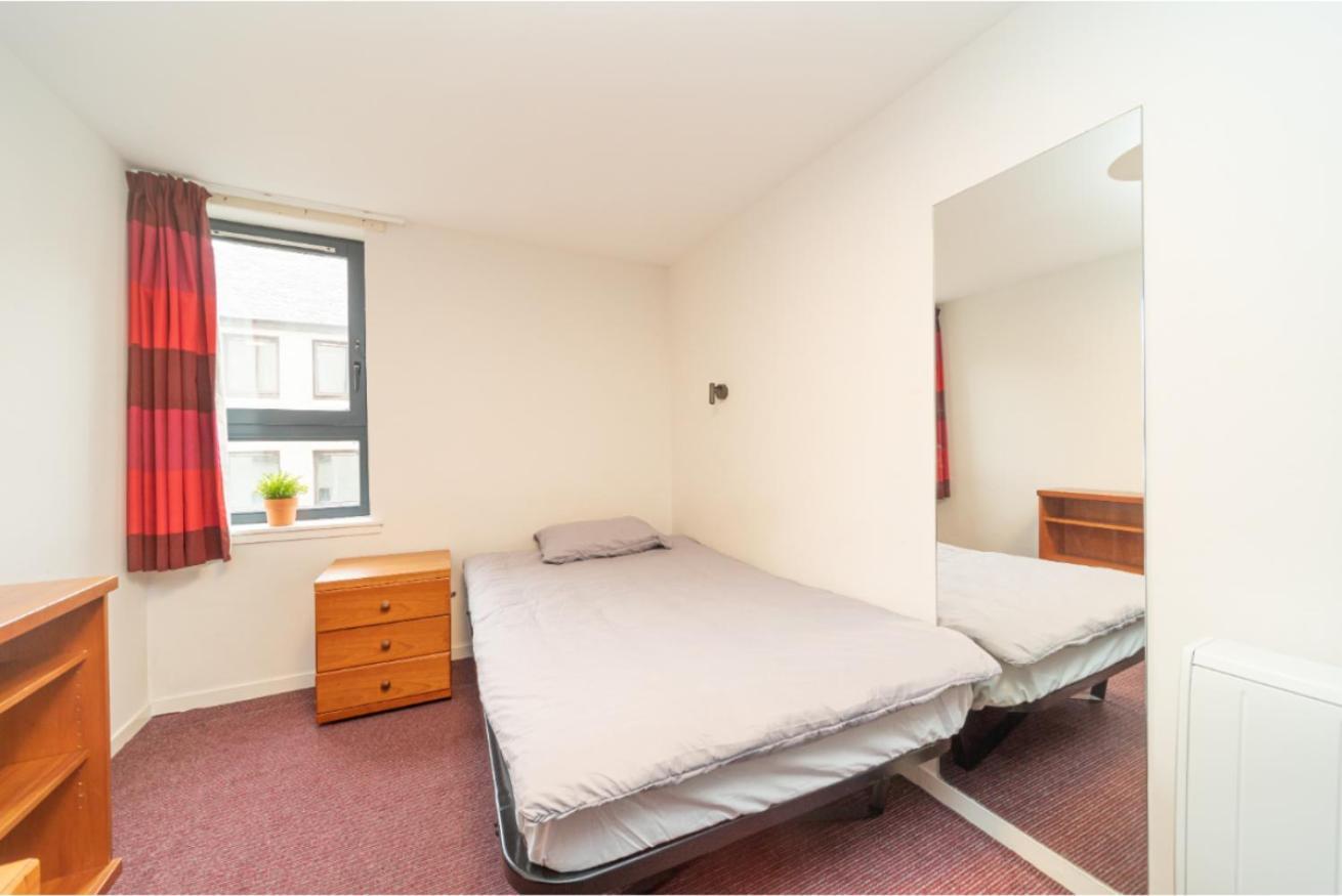 Joivy Affordable 3,4,5 And 12 Bed Private Flats Next To Royal Mile (Adults Only) Apartamento Edimburgo Exterior foto